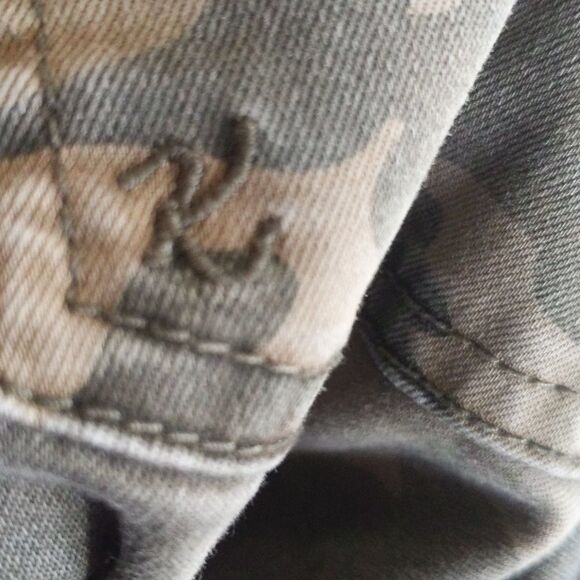 Kut from the Kloth Camouflage Skinny Pants - Picture 10 of 11